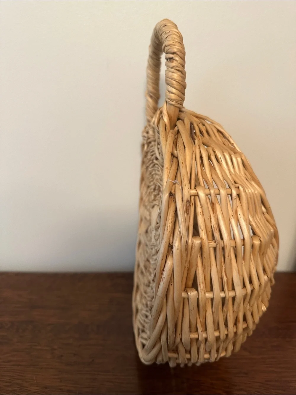 N/A round hanging
